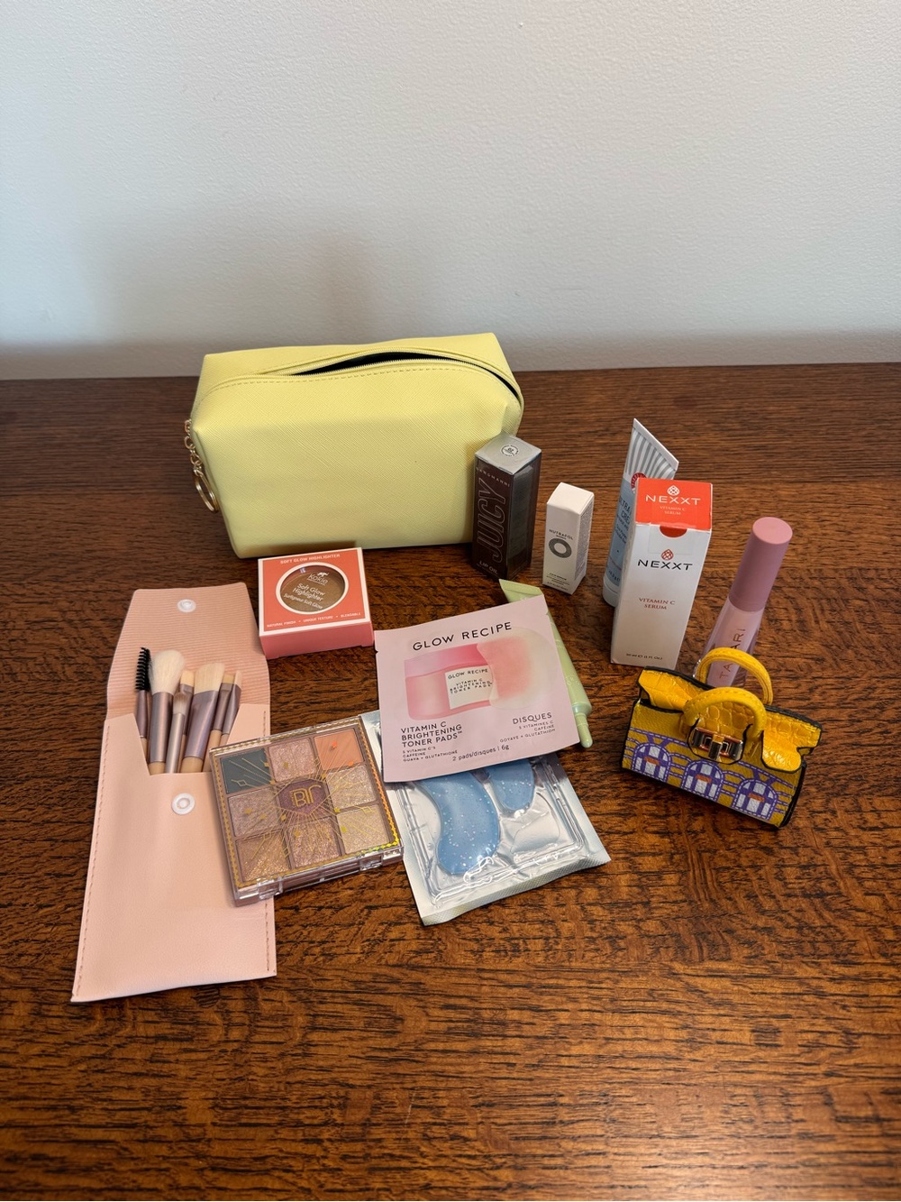 Make-Up Bag Stuffed/Pregnant with Beauty Items